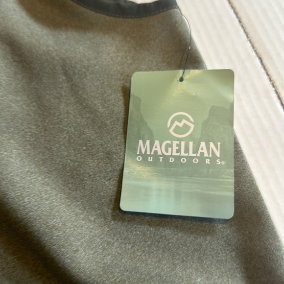 NWT Magellan Outdoors moisture wicking classic fish green vest 3 zipper pockets - Picture 5 of 10